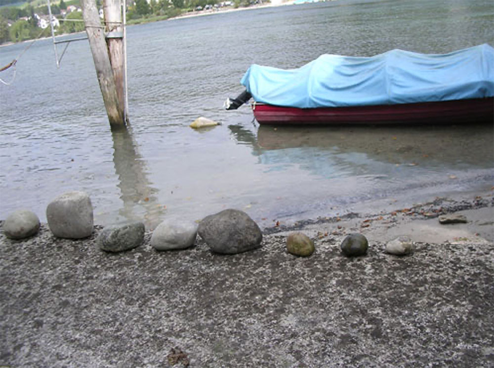 Stones on the Rhein